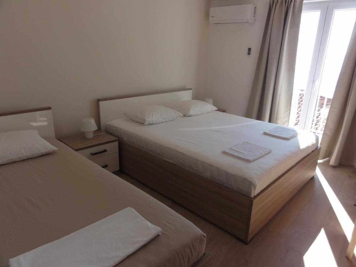 Apartmani Lara Gradac  Eksteriør billede