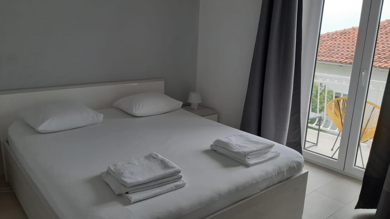 Apartmani Lara Gradac  Eksteriør billede